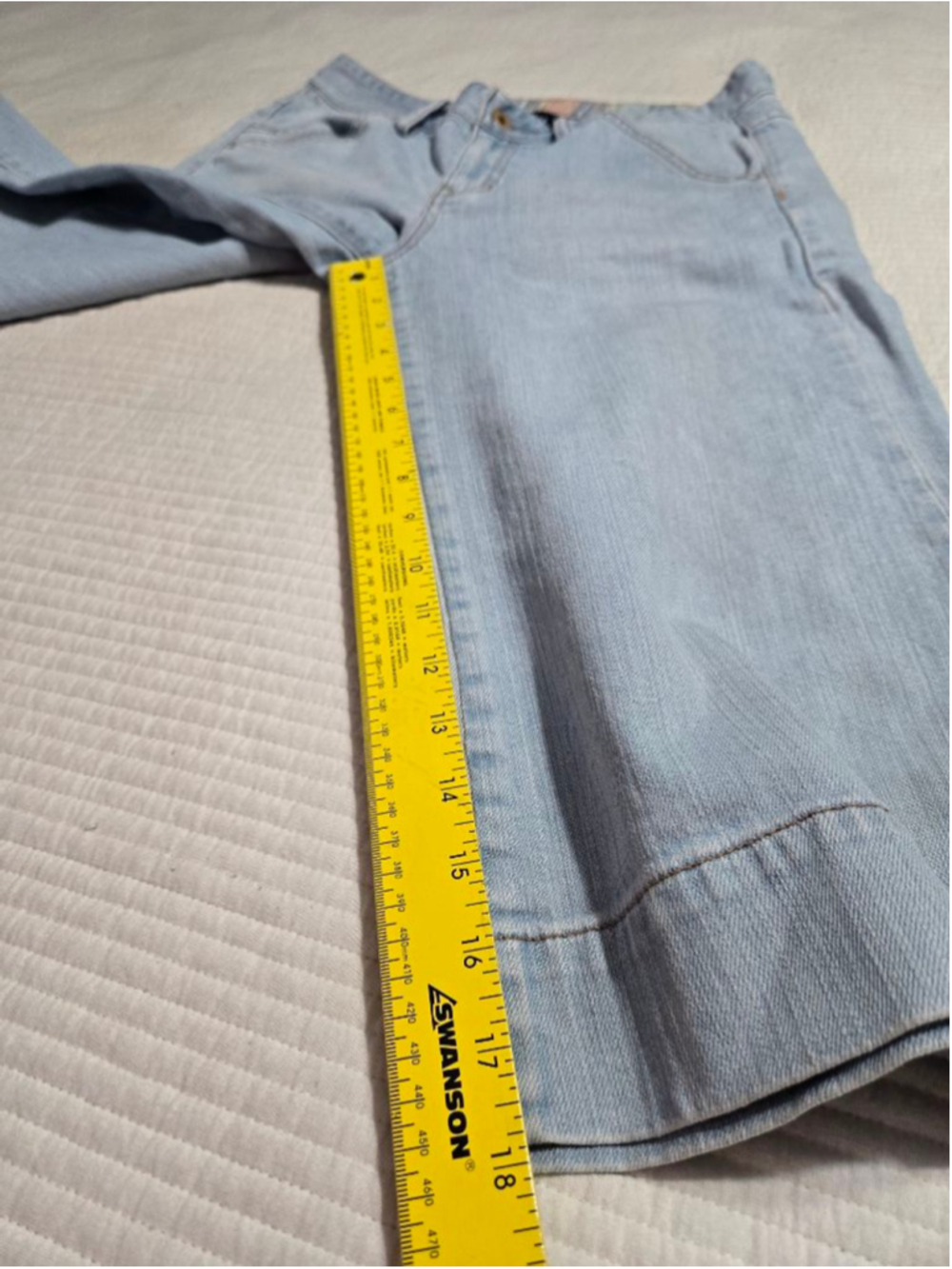 Women's GAP Light Wash Denim Wide Leg Capris Size 6 - Picture 5 of 13